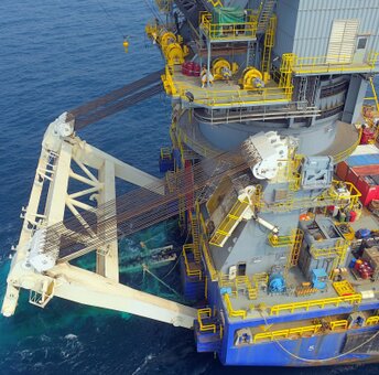 Stinger hang-off blocks for DLV 2000